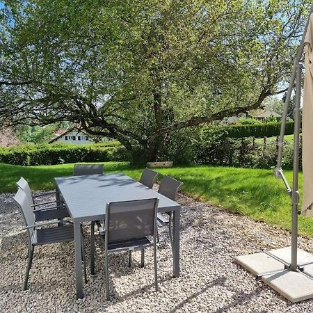 Logement Dans Maison + Exterieur Orchamps-Vennes 외부 사진