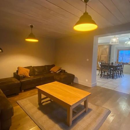 Logement Dans Maison + Exterieur Orchamps-Vennes 외부 사진