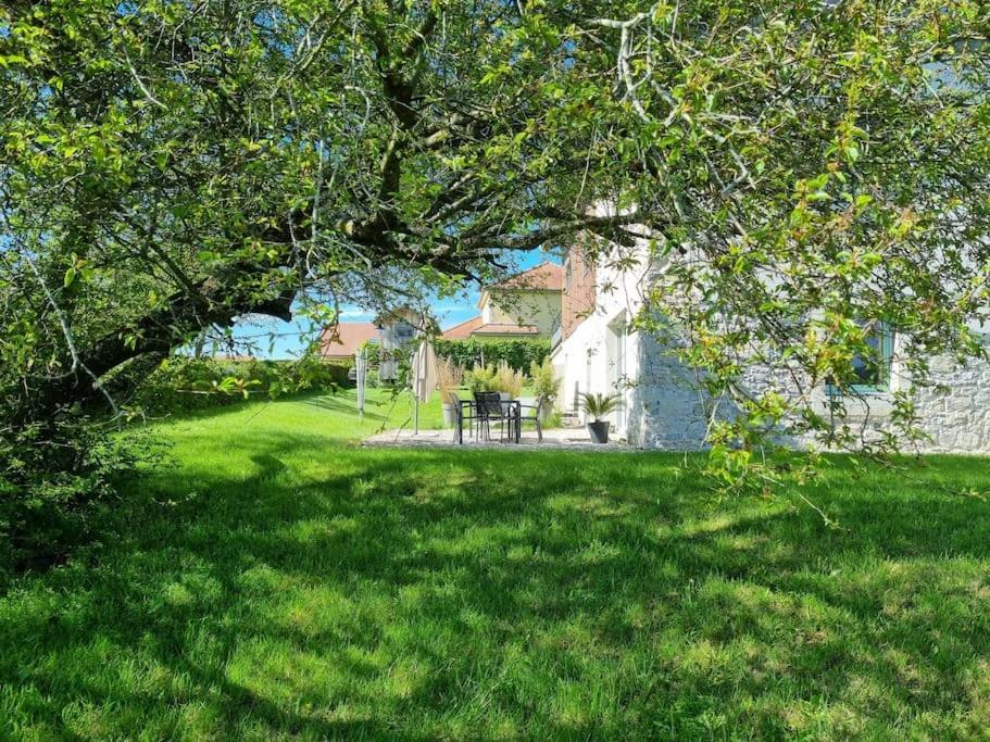 Logement Dans Maison + Exterieur Orchamps-Vennes 외부 사진