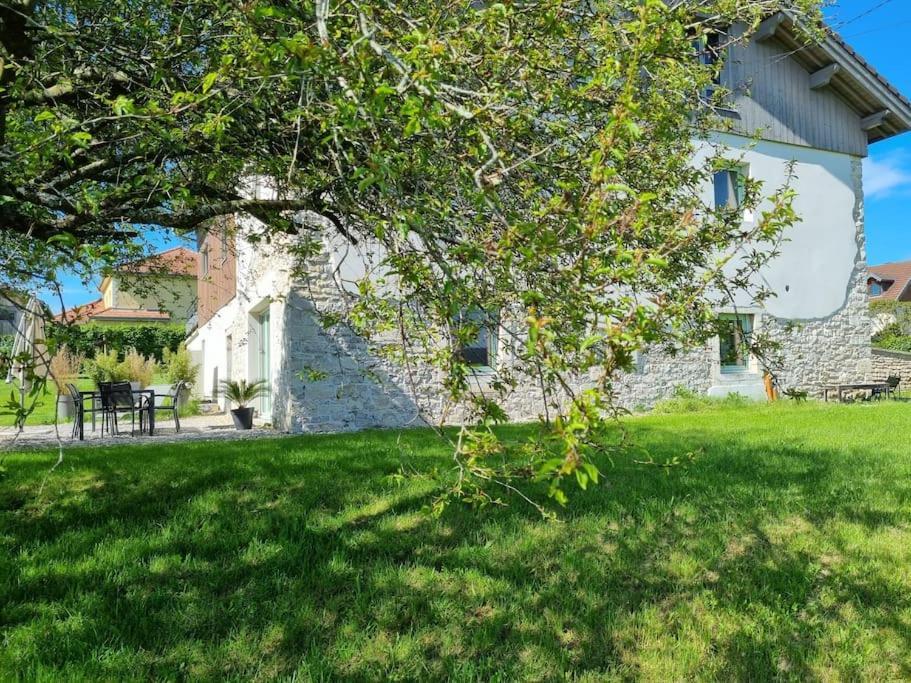 Logement Dans Maison + Exterieur Orchamps-Vennes 외부 사진